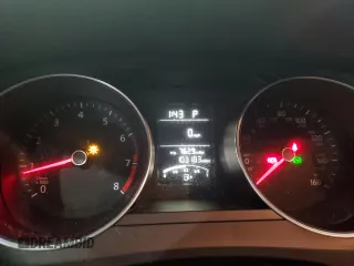 2015 Volkswagen Jetta SE z VIN 3VWD07AJ6FM411410, wystawiony jako Copart lot #56557055 z przebiegiem 103 183 mil mil oraz Szkoda całkowita • Salvage title. Historia ofert i sprzedaży dostępna na DreamBid. Obrazek 9.
