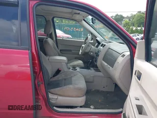 2008 Ford Escape XLT with VIN 1FMCU93188KD07261, listed as a IAAI auction lot 42633109 with 250,178 mi miles and . Bid and sale history available at DreamBid. Image 5.