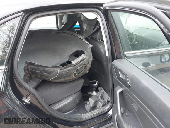 2020 Volkswagen Jetta SEL with VIN 3VWE57BU2LM081811, listed as a IAAI auction lot 42134394 with 96,121 mi miles and . Bid and sale history available at DreamBid. Image 8.