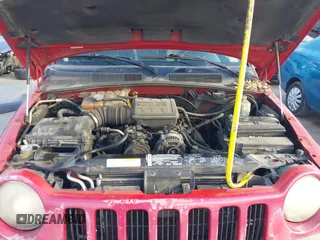 2003 Jeep Liberty Sport with VIN 1J4GL48K33W729642, listed as a IAAI auction lot 41826761 with 196,989 mi miles. Bid and sale history available at carsss.com. Image 10.