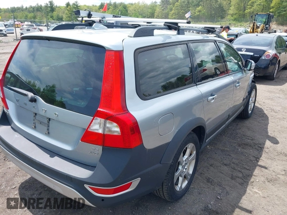 2008 Volvo XC70 z VIN YV4BZ982981012062, wystawiony jako IAAI lot #39423605 z przebiegiem 98 169 mil mil oraz . Historia ofert i sprzedaży dostępna na DreamBid. Obrazek 4.