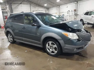 2007 Pontiac Vibe with VIN 5Y2SL65877Z421799, listed as a IAAI auction lot 41675306 with 210,216 mi miles. Bid and sale history available at carsss.com. Image 1.