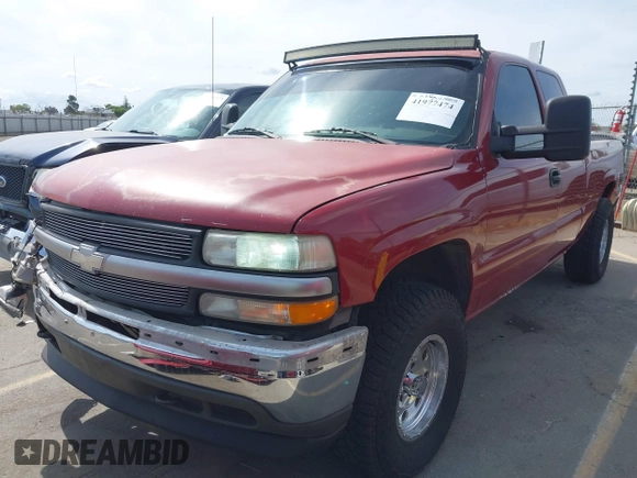 2002 Chevrolet Silverado 1500 LT with VIN 2GCEK19T321107487, listed as a IAAI auction lot 41977474 with 218,793 mi miles. Bid and sale history available at carsss.com. Image 18.
