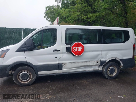 2016 Ford Transit XL z VIN 1FMZK1ZM6GKB29173, wystawiony jako IAAI lot #42388672 z przebiegiem 108 076 mil mil oraz . Historia ofert i sprzedaży dostępna na DreamBid. Obrazek 14.