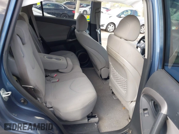 2007 Toyota RAV4 Limited with VIN JTMBD31V176029507, listed as a IAAI auction lot 41828748 with 69,879 mi miles. Bid and sale history available at carsss.com. Image 8.