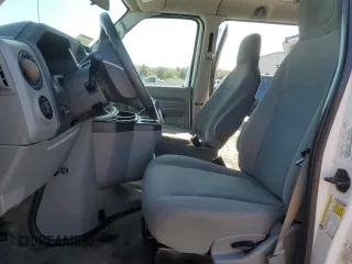2014 Ford Econoline Passenger XL z VIN 1FBSS3BL7EDB04033, wystawiony jako Copart lot #48813185 z przebiegiem 328 267 mil mil oraz Szkoda całkowita • Salvage title. Historia ofert i sprzedaży dostępna na DreamBid. Obrazek 7.
