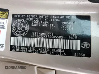 2005 Toyota Camry STD z VIN 4T1BE32K55U505585, wystawiony jako Copart lot #56913705 z przebiegiem 361 943 mil mil oraz Czysty tytuł • Clean title. Historia ofert i sprzedaży dostępna na DreamBid. Obrazek 12.