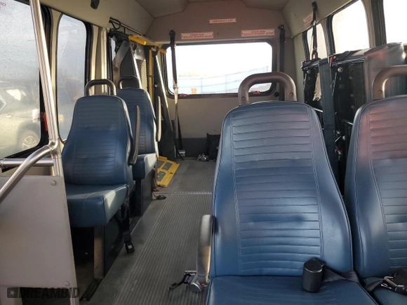 2010 Ford Econoline Commercial Cutaway with VIN 1FDWE3FL7ADA52987, listed as a Copart auction lot 45414555 with 278,571 mi miles and Clean Title. Bid and sale history available at carsss.com. Image 10.