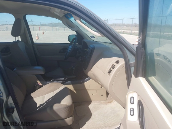 2007 Ford Escape XLS with VIN 1FMYU92Z77KB08603, listed as a IAAI auction lot 41858410 with 144,830 mi miles. Bid and sale history available at carsss.com. Image 5.