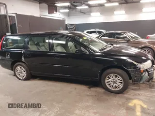 2005 Volvo V70 with VIN YV1SW640552499033, listed as a IAAI auction lot 42084472 with 149,567 mi miles. Bid and sale history available at carsss.com. Image 14.