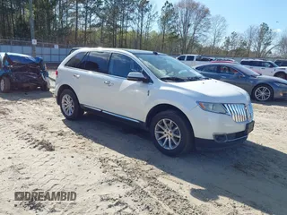 2013 Lincoln MKX with VIN 2LMDJ8JK5DBL33862, listed as a IAAI auction lot 41888522 with 191,421 mi miles. Bid and sale history available at carsss.com. Image 1.