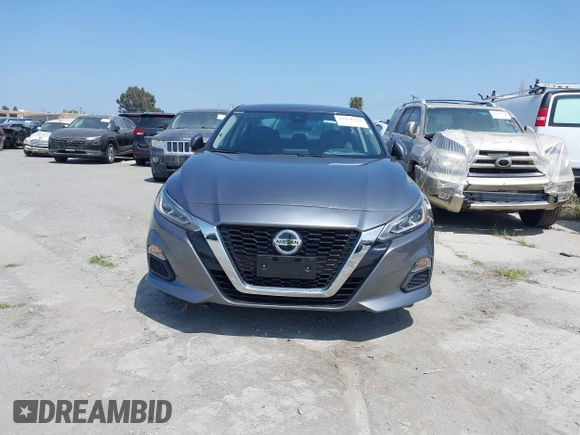 2022 Nissan Altima 2.5 SR with VIN 1N4BL4CV4NN385996, listed as a IAAI auction lot 42151627 with 47,395 mi miles. Bid and sale history available at carsss.com. Image 12.