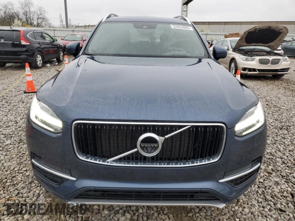 2018 Volvo XC90 Momentum z VIN YV4A22PK9J1333016, wystawiony jako Copart lot #52053885 z przebiegiem 75 431 mil mil oraz Szkody całkowita. Historia ofert i sprzedaży dostępna na DreamBid. Obrazek 5.