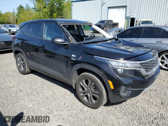 2021 Kia Seltos LX z VIN KNDEPCAA0M7097143, wystawiony jako Copart lot #54057815 z przebiegiem 59 930 mil mil oraz Szkoda całkowita • Salvage title. Historia ofert i sprzedaży dostępna na DreamBid. Obrazek 4.