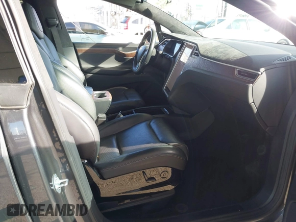 2016 Tesla Model X 70D with VIN 5YJXCBE2XGF006279, listed as a IAAI auction lot 41712973 with 88,398 mi miles and . Bid and sale history available at DreamBid. Image 5.