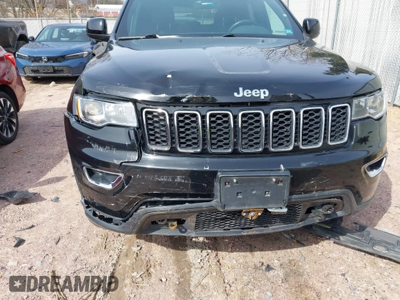 2017 Jeep Grand Cherokee Laredo with VIN 1C4RJFAGXHC863904, listed as a IAAI auction lot 41914465 with 122,981 mi miles. Bid and sale history available at carsss.com. Image 18.