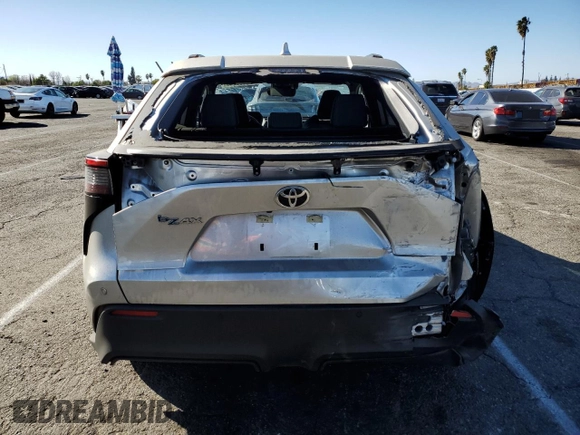 2023 Toyota bZ4X XLE z VIN JTMAAAAA8PA029197, wystawiony jako Copart lot #89393245 z przebiegiem 31 280 mil mil oraz Szkoda całkowita • Salvage title. Historia ofert i sprzedaży dostępna na DreamBid. Obrazek 6.