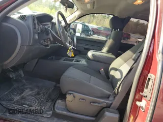 2013 GMC Sierra 1500 SLE z VIN 1GTR2VE76DZ145727, wystawiony jako Copart lot #55728845 z przebiegiem 101 584 mil mil oraz Szkoda całkowita • Salvage title. Historia ofert i sprzedaży dostępna na DreamBid. Obrazek 7.