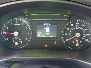 2019 Kia Sorento LX z VIN 5XYPG4A52KG490322, wystawiony jako IAAI lot #41928525 z przebiegiem 89 921 mil mil oraz . Historia ofert i sprzedaży dostępna na DreamBid. Obrazek 7.