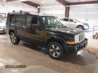 2008 Jeep Commander Sport с VIN 1J8HG48N48C180284, выставлен на аукционе IAAI как лот 41282653 с пробегом 158 857 миль миль и . История ставок и продаж доступна на DreamBid. Изображение 1.
