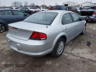 2004 Chrysler Sebring Touring z VIN 1C3EL56R74N392214, wystawiony jako IAAI lot #41510245 z przebiegiem 159 751 mil mil oraz . Historia ofert i sprzedaży dostępna na DreamBid. Obrazek 4.