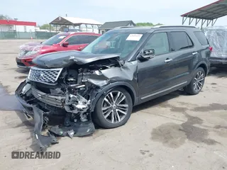 2016 Ford Explorer Platinum z VIN 1FM5K8HT4GGB49067, wystawiony jako IAAI lot #42093235 z przebiegiem 138 272 mil mil oraz . Historia ofert i sprzedaży dostępna na DreamBid. Obrazek 20.