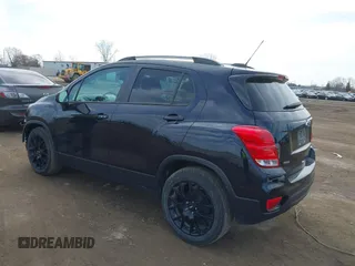 2021 Chevrolet Trax LT with VIN KL7CJLSB0MB322817, listed as a IAAI auction lot 41843233 with 46,947 mi miles. Bid and sale history available at carsss.com. Image 3.