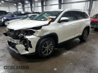 2019 Toyota Highlander SE with VIN 5TDJZRFH6KS564781, listed as a Copart auction lot 49109065 with 90,282 mi miles and Salvage Title. Bid and sale history available at carsss.com. Image 1.