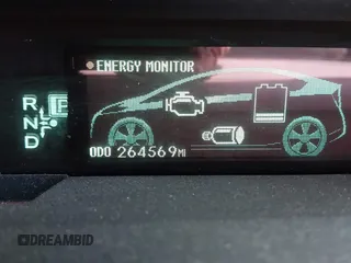 2010 Toyota Prius II z VIN JTDKN3DUXA0228632, wystawiony jako IAAI lot #42413526 z przebiegiem 264 569 mil mil oraz . Historia ofert i sprzedaży dostępna na DreamBid. Obrazek 7.