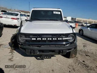 2024 Ford Bronco Outer Banks with VIN 1FMEE8BPXRLA41937, listed as a Copart auction lot 76271294 with 3,947 mi miles and Salvage Title. Bid and sale history available at DreamBid. Image 5.