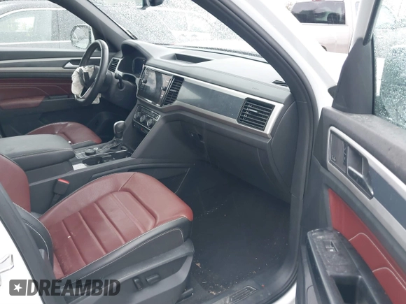 2021 Volkswagen Atlas SEL Premium with VIN 1V2TC2CAXMC214243, listed as a IAAI auction lot 41200408 with 54,902 mi miles and . Bid and sale history available at DreamBid. Image 5.