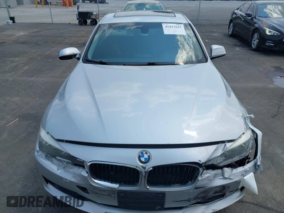 2014 BMW 3 Series 328i xDrive с VIN WBA3B5C58EP543698, выставлен на аукционе IAAI как лот 42417625 с пробегом 237 150 миль миль и . История ставок и продаж доступна на DreamBid. Изображение 11.