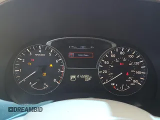 2014 Nissan Pathfinder S with VIN 5N1AR2MM1EC687297, listed as a Copart auction lot 57609195 with 212,280 mi miles and Clean title. Bid and sale history available at DreamBid. Image 9.