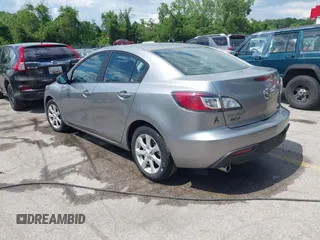 2011 Mazda 3 i Touring z VIN JM1BL1VG2B1442643, wystawiony jako IAAI lot #42145394 z przebiegiem 145 550 mil mil oraz . Historia ofert i sprzedaży dostępna na DreamBid. Obrazek 3.