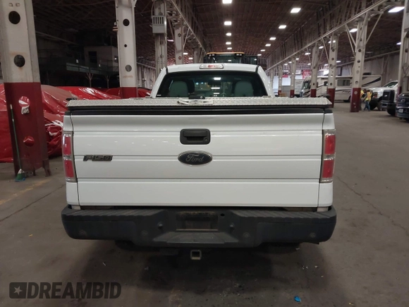 2014 Ford F-150 XL z VIN 1FTFX1CF5EKG53334, wystawiony jako IAAI lot #42278412 z przebiegiem 172 450 mil mil oraz . Historia ofert i sprzedaży dostępna na DreamBid. Obrazek 17.