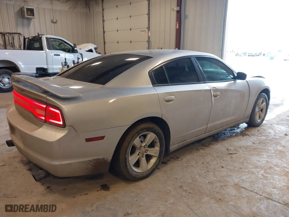 2011 Dodge Charger SE with VIN 2B3CL3CG0BH615016, listed as a IAAI auction lot 41669366 with 203,197 mi miles. Bid and sale history available at carsss.com. Image 4.