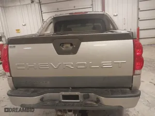 2006 Chevrolet Avalanche Z71 with VIN 3GNEK12Z46G244604, listed as a IAAI auction lot 41200313 with 140,232 mi miles. Bid and sale history available at carsss.com. Image 16.