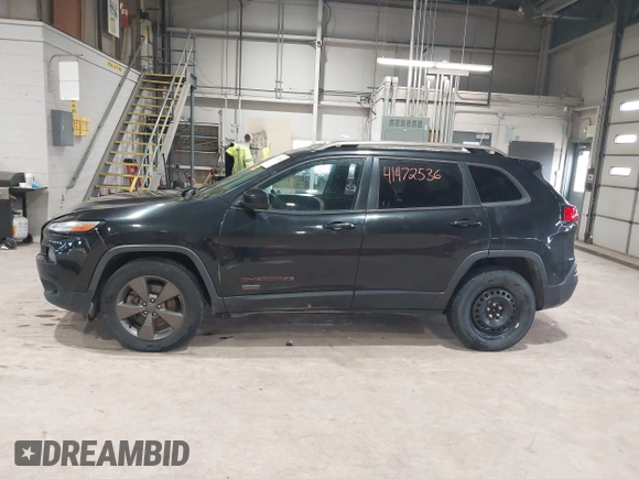2016 Jeep Cherokee Latitude with VIN 1C4PJMCB5GW289738, listed as a IAAI auction lot 41472536 with 175,292 mi miles. Bid and sale history available at carsss.com. Image 15.