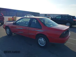 1996 Chevrolet Beretta z VIN 1G1LV15M7TY173285, wystawiony jako IAAI lot #40612238 z przebiegiem 184 617 mil mil oraz . Historia ofert i sprzedaży dostępna na DreamBid. Obrazek 3.