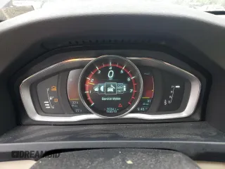 2015 Volvo S60 T5 Premier с VIN YV1612TB2F2310206, выставлен на аукционе Copart как лот 61021685 с пробегом 145 519 миль миль и Списание • Salvage title. История ставок и продаж доступна на DreamBid. Изображение 9.