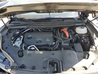 2024 Lexus RX 450h+ Luxury z VIN JTJCJMGA2R2021916, wystawiony jako Copart lot #57710955 z przebiegiem 10 959 mil mil oraz Szkoda całkowita • Salvage title. Historia ofert i sprzedaży dostępna na DreamBid. Obrazek 12.