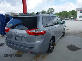 2018 Toyota Sienna XLE Auto Access Seat with VIN 5TDYZ3DC4JS941562, listed as a IAAI auction lot 41569858 with 76,439 mi miles. Bid and sale history available at carsss.com. Image 4.
