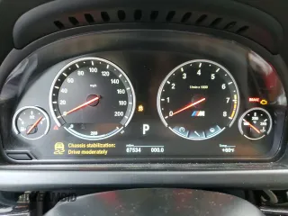 2014 BMW M6 z VIN WBS6C9C5XED467254, wystawiony jako Copart lot #50335275 z przebiegiem 67 534 mil mil oraz Szkoda całkowita • Salvage title. Historia ofert i sprzedaży dostępna na DreamBid. Obrazek 9.