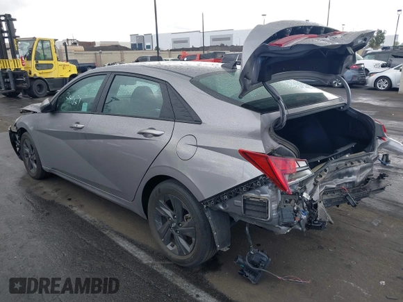2022 Hyundai Elantra Blue z VIN KMHLM4AJ9NU031372, wystawiony jako IAAI lot #41524681 z przebiegiem 69 060 mil mil oraz . Historia ofert i sprzedaży dostępna na DreamBid. Obrazek 3.