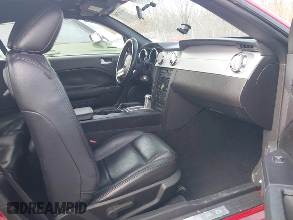 2008 Ford Mustang Deluxe with VIN 1ZVHT84NX85170490, listed as a IAAI auction lot 41608708 with 153,081 mi miles and . Bid and sale history available at carsss.com. Image 5.