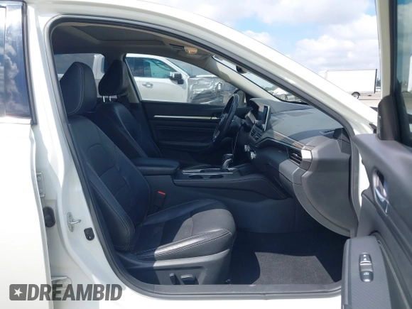 2019 Nissan Altima SL with VIN 1N4BL4EV9KC103050, listed as a IAAI auction lot 42139670 with 112,427 mi miles and . Bid and sale history available at DreamBid. Image 5.