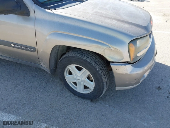 2003 Chevrolet TrailBlazer EXT LT with VIN 1GNES16S936226237, listed as a IAAI auction lot 41826283 with 178,197 mi miles. Bid and sale history available at carsss.com. Image 6.