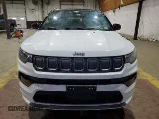 2022 Jeep Compass (RED) Edition с VIN 3C4NJDCB0NT181537, выставлен на аукционе Copart как лот 43697425 с пробегом 41 713 миль миль и Списание • Salvage title. История ставок и продаж доступна на DreamBid. Изображение 5.