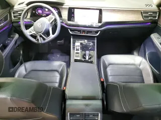 2024 Volkswagen Atlas SEL with VIN 1V2BR2CA1RC516585, listed as a Copart auction lot 44335095 with 17,611 mi miles and Clean title. Bid and sale history available at DreamBid. Image 8.