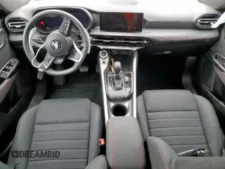 2024 Dodge Hornet R/T z VIN ZACPDFCW4R3A29263, wystawiony jako Copart lot #63423425 z przebiegiem 25 382 mil mil oraz Nie do naprawy • Non repairable. Historia ofert i sprzedaży dostępna na DreamBid. Obrazek 8.